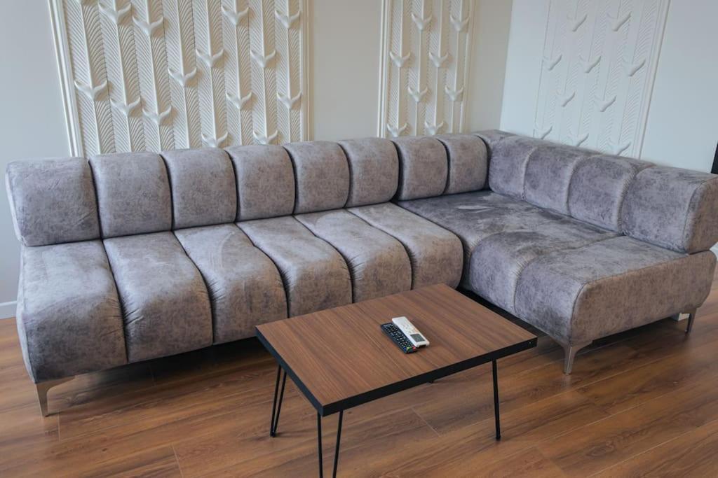 Miku Apartment-Upscale 2Bdr Apartment With A Spectacular View Тирана Екстериор снимка