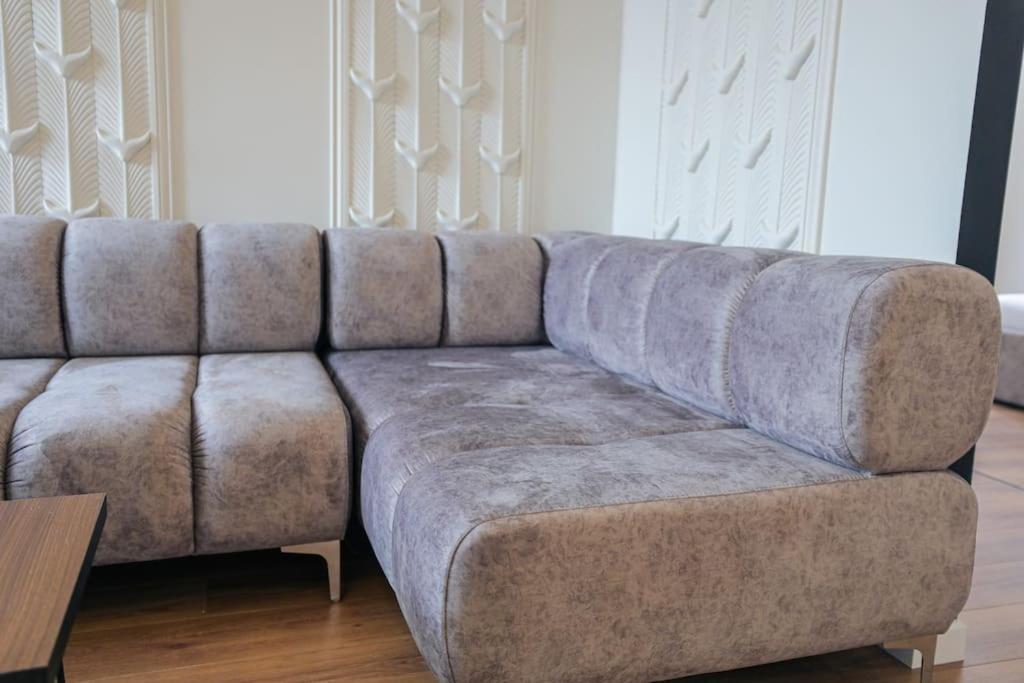 Miku Apartment-Upscale 2Bdr Apartment With A Spectacular View Тирана Екстериор снимка